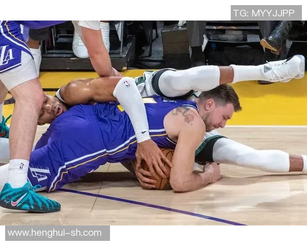 NBA雄鹿对湖人精彩对决视频回顾与赛后分析分享